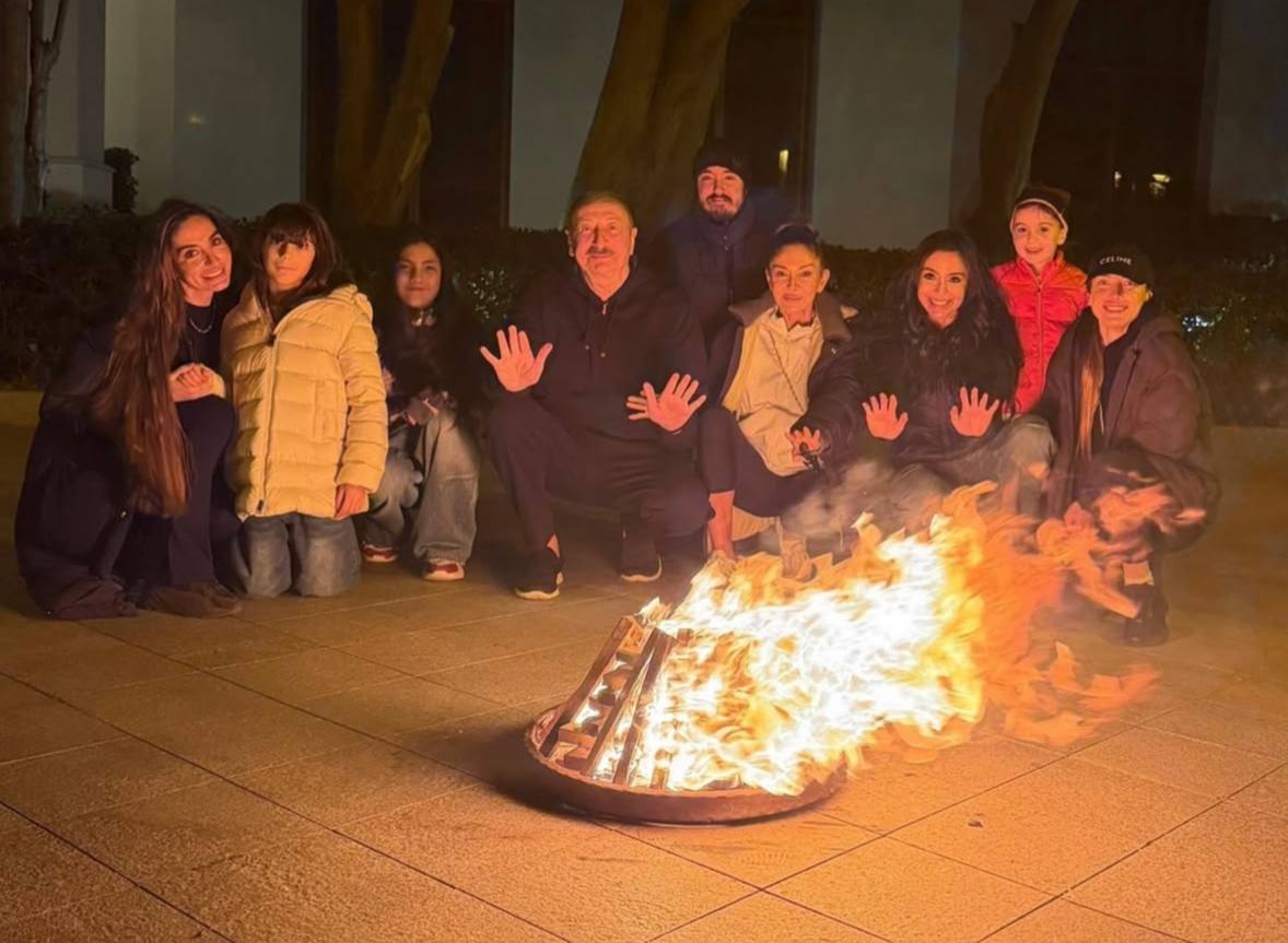Мехрибан Алиева поделилась публикацией по случаю «Од чершенбеси» 1 Мехрибан Алиева поделилась публикацией по случаю «Од чершенбеси»