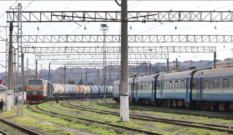 Из Азербайджана в Армению отправлено дизельное топливо и российские удобрения