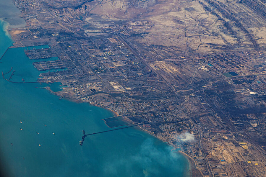 В ОАЭ атаковали крупный порт 2 В ОАЭ атаковали крупный порт