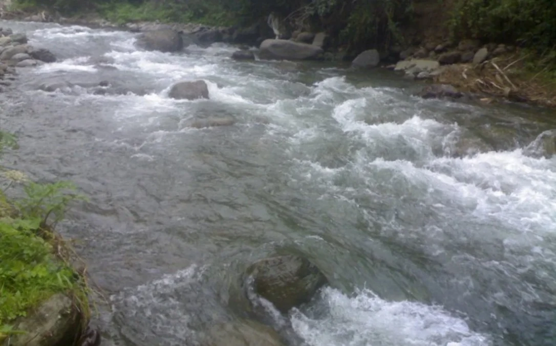 Ливни в Азербайджане вызвали резкий подъем уровня воды в реках