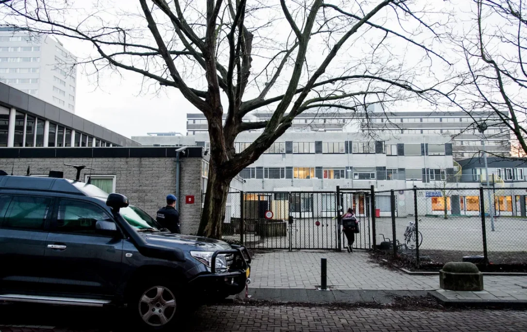 В Амстердаме в еврейской школе произошел взрыв