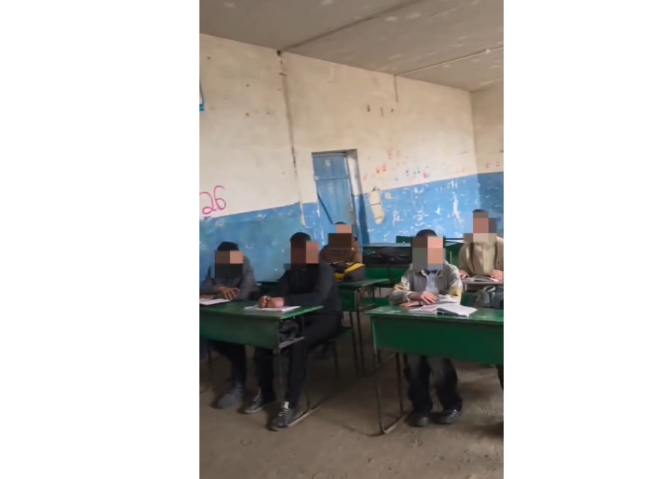 Учитель показал, что отсутствие условий - не помеха учебе