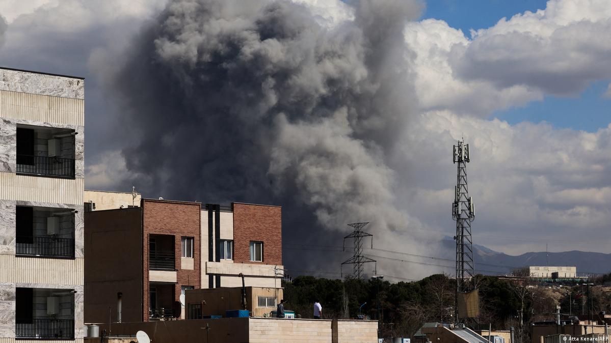 Израиль нанес масштабный удар по военному комплексу в Тегеране