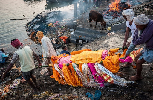 Из-за войны в Иране в Индии возникли проблемы в работе крематориев