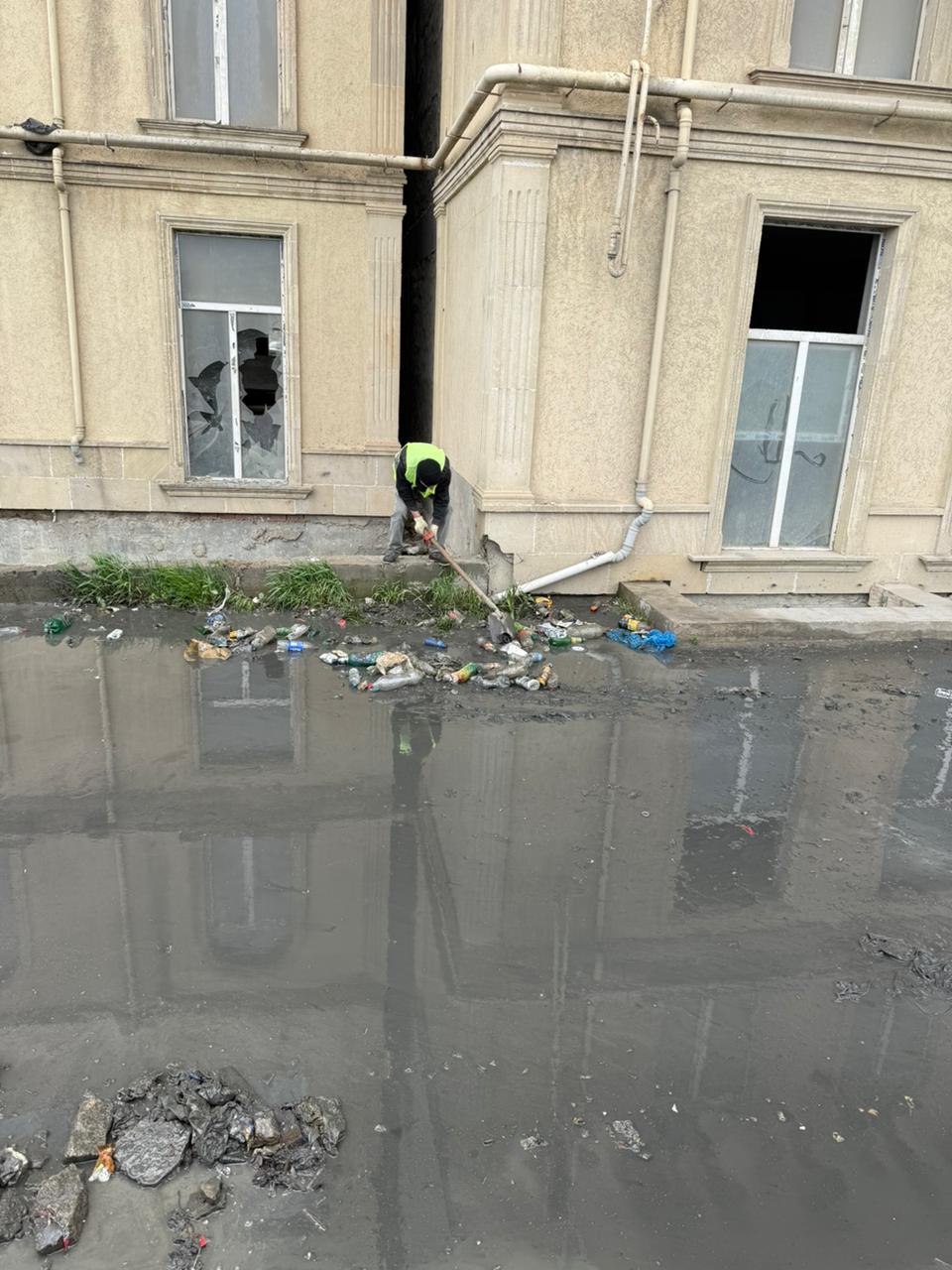 Дома Абшерона спасают от подтоплений