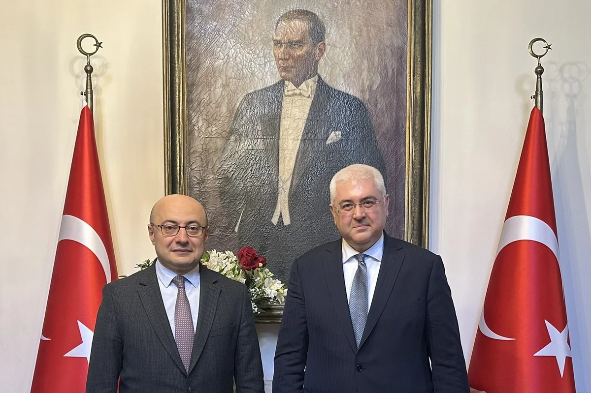 Послы Азербайджана и Турции в Болгарии провели встречу 2 Послы Азербайджана и Турции в Болгарии провели встречу