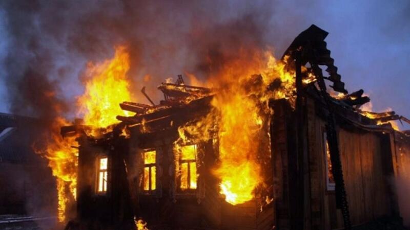 Трагедия в Бинагади: Муж убил бывшую жену, поджёг дом и покончил с собой