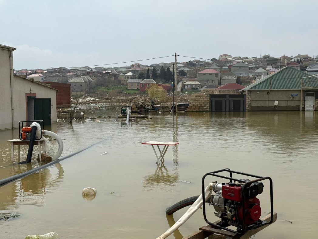 Дома Абшерона спасают от подтоплений