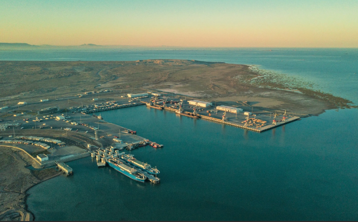 В Азербайджане закрылись три порта