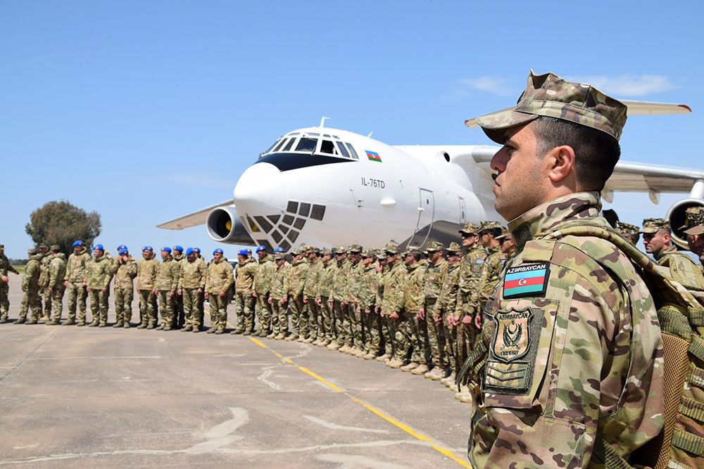 Азербайджанские военнослужащие отправились в Турцию