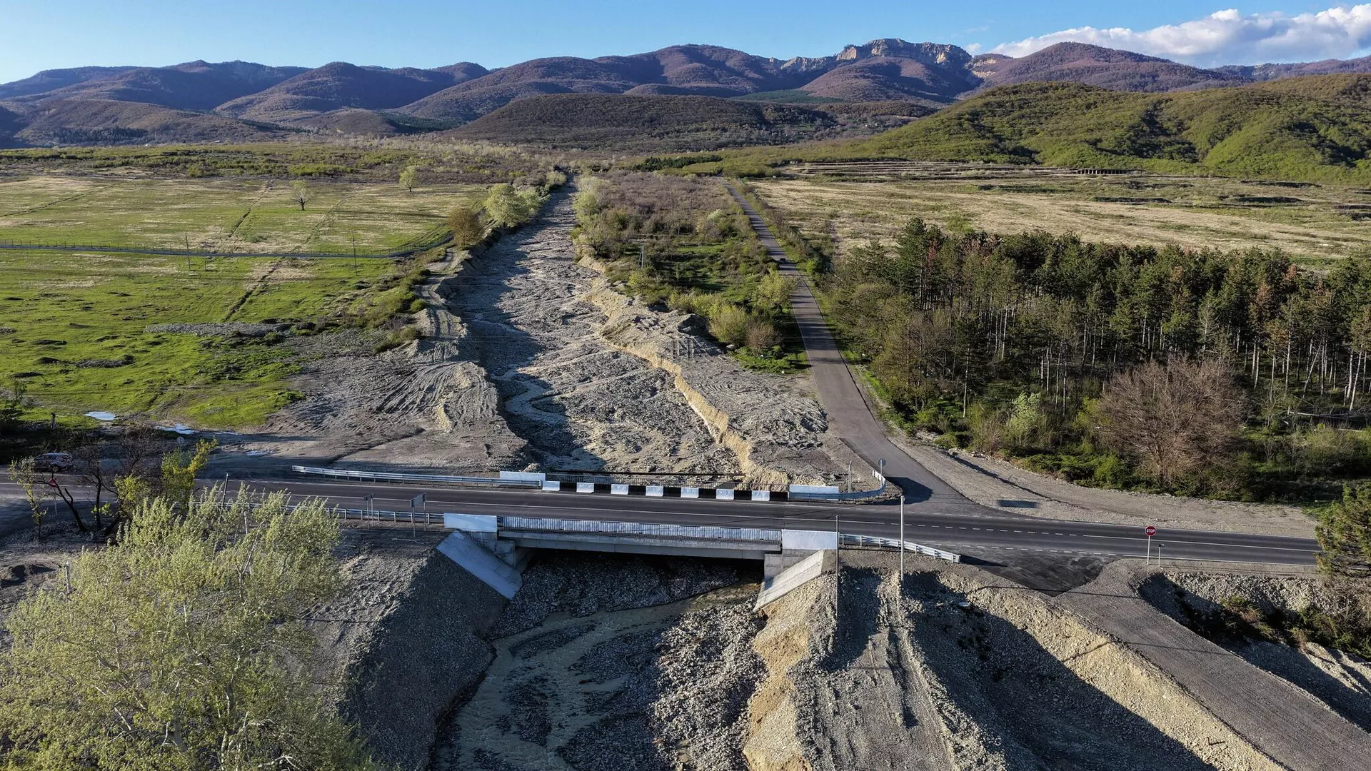 В Грузии завершили строительство нового моста, ведущего в Азербайджан