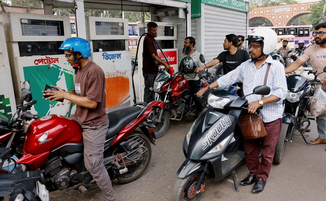 Топливный кризис в Азии: грабежи и смертельные нападения на АЗС