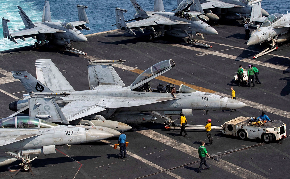 США стянули более 10 тысяч военных к Ормузскому проливу 2 США стянули более 10 тысяч военных к Ормузскому проливу