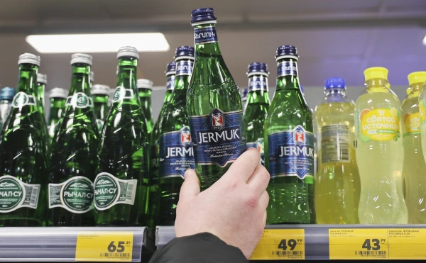 Продажу более 1 млн бутылок воды «Джермук» из Армении запретили в России