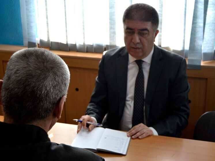 Вице-консул Азербайджана проверил в колонии Екатеринбурга соблюдение прав азербайджанцев