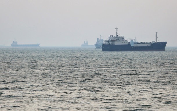 Более 30 иранских танкеров прорвали блокаду США