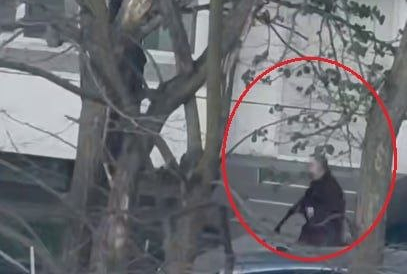 В Киеве мужчина открыл огонь по прохожим