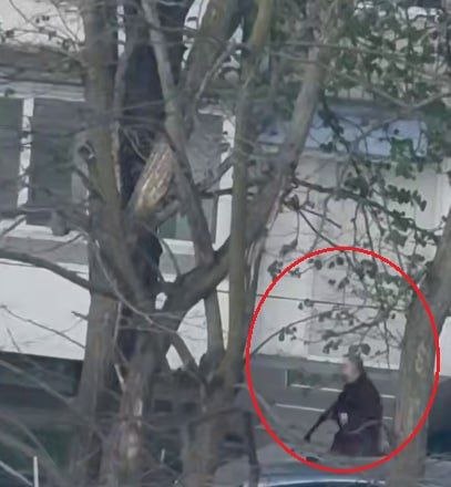 В Киеве мужчина открыл огонь по прохожим