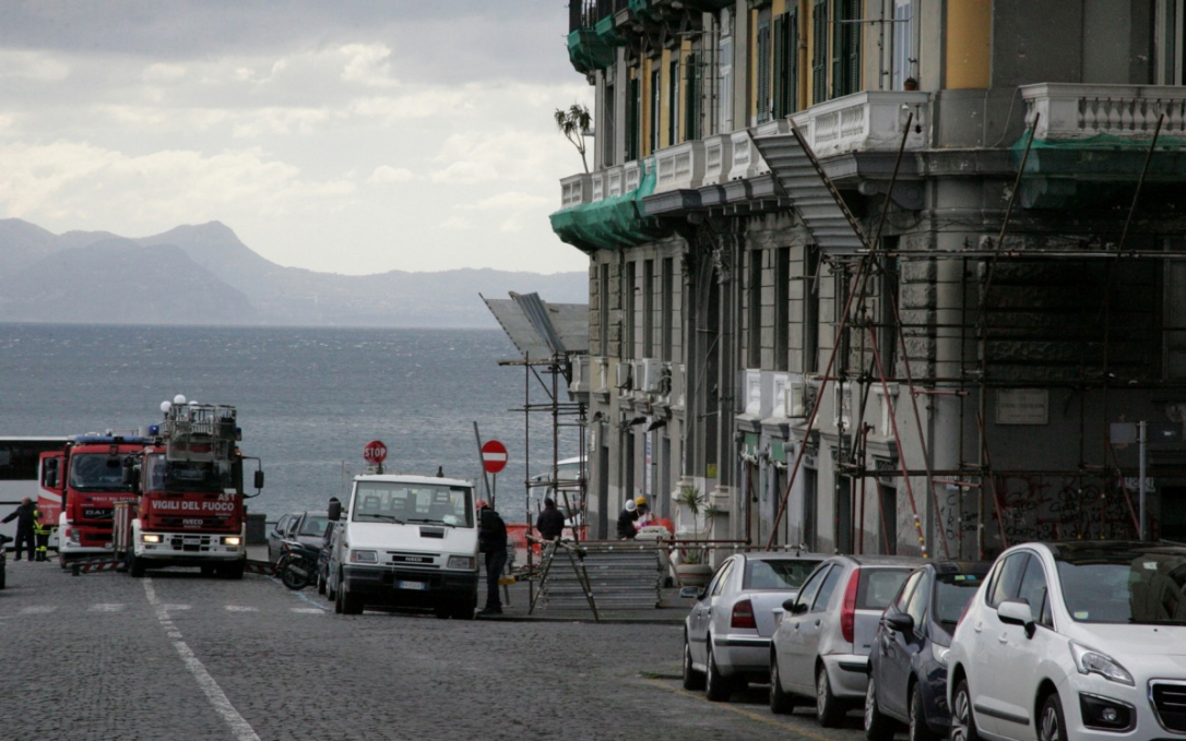 Грабители в Италии взяли в заложники посетителей банка
