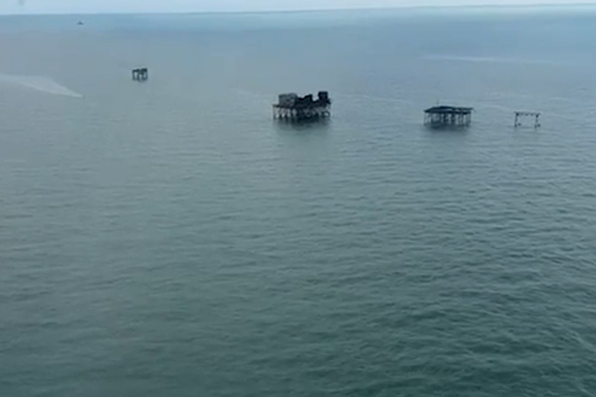 У Нефтяных Камней утонул рыбак: МЧС ведет поиски