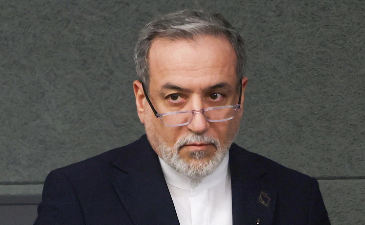 Арагчи срочно летит в Пакистан на переговоры