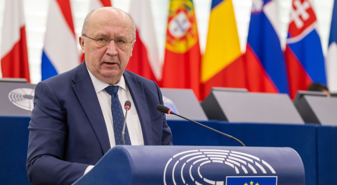 В ЕК призвали ускорить решения по обороне из-за России: "Путин не будет ждать"