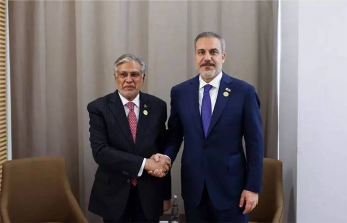 Главы МИД Турции и Пакистана обсудили встречу в Исламабаде
