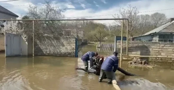 МЧС продолжает экстренные работы после мощных дождей в регионах