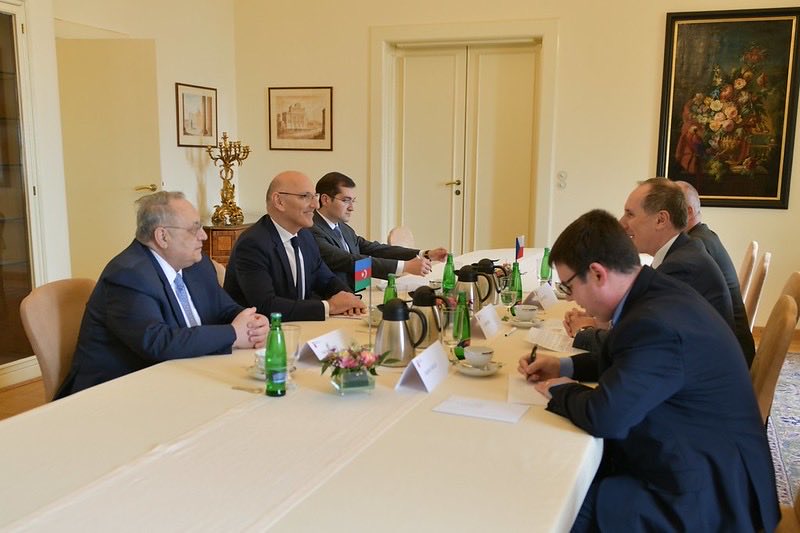 Амирбеков и Бродский обсудили вопросы безопасности на Южном Кавказе 2 Амирбеков и Бродский обсудили вопросы безопасности на Южном Кавказе