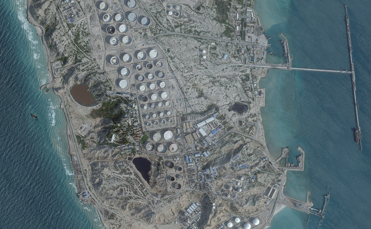 В Иране заявили, что нефтяные объекты острова Харк не пострадали при ударе