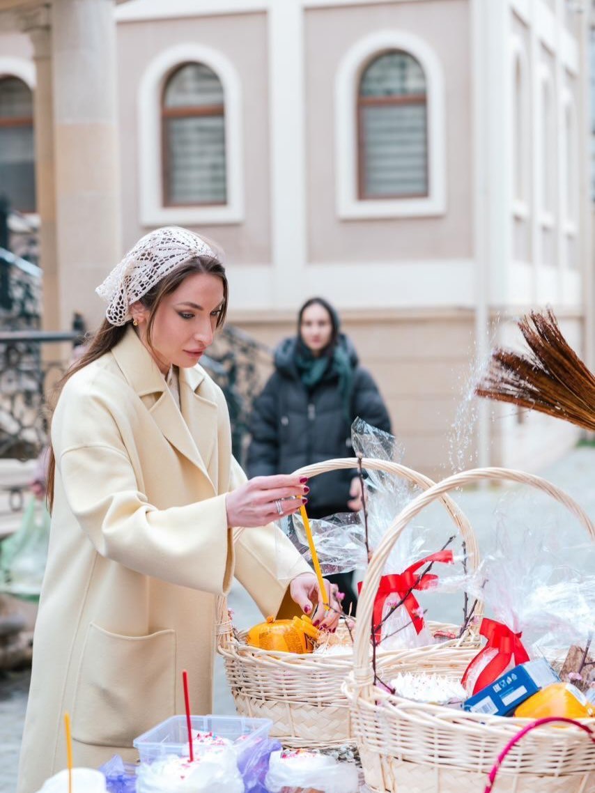 Алёна Алиева поздравила с Пасхой в Instagram