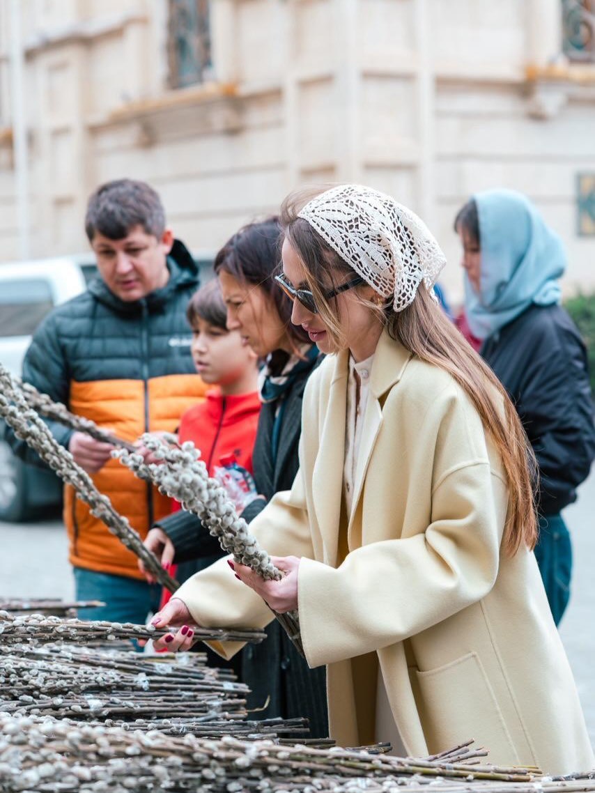Алёна Алиева поздравила с Пасхой в Instagram