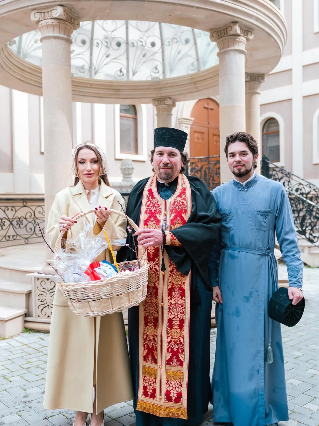 Алёна Алиева поздравила с Пасхой в Instagram