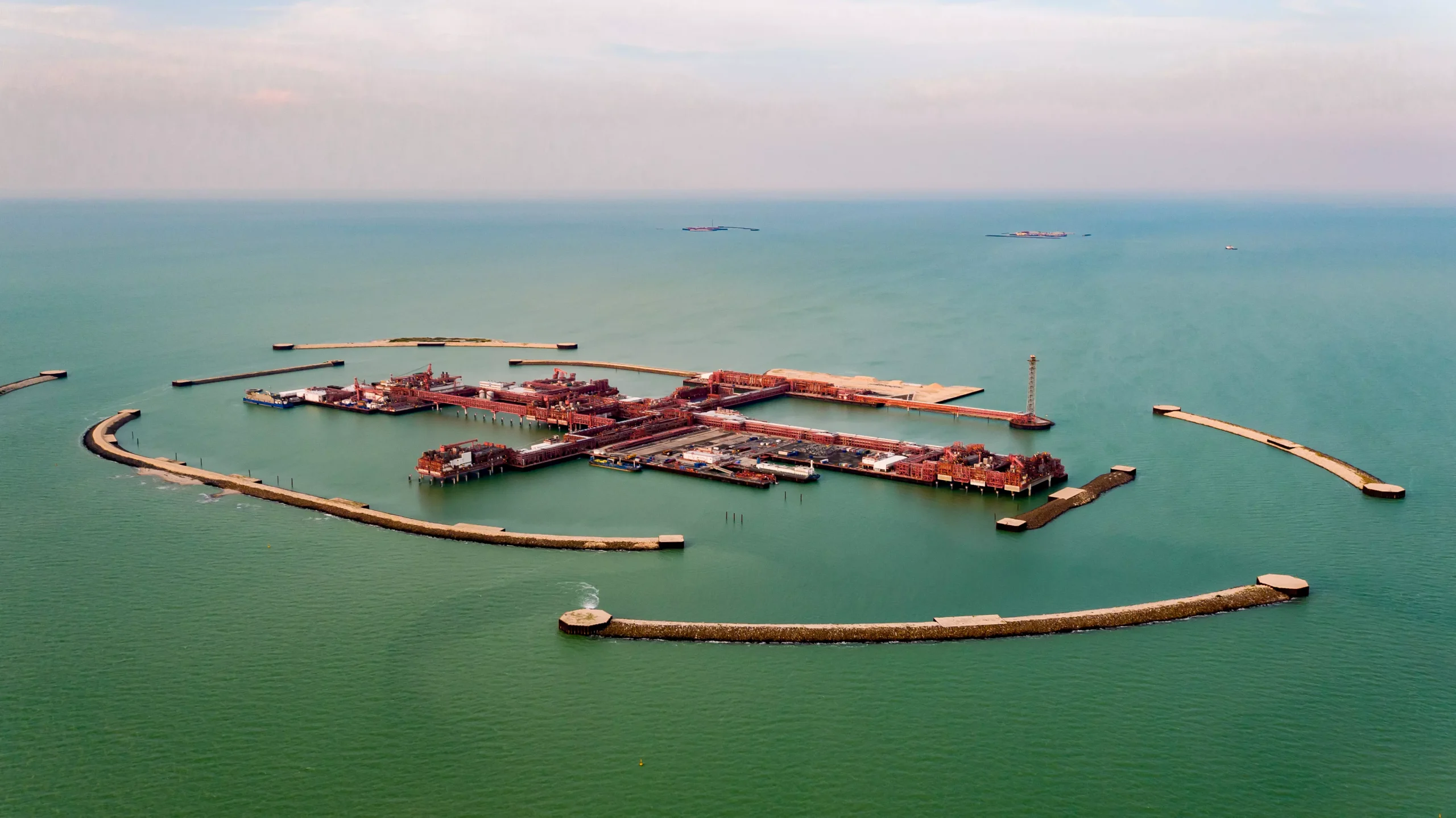 На Каспии найдены перспективные залежи нефти