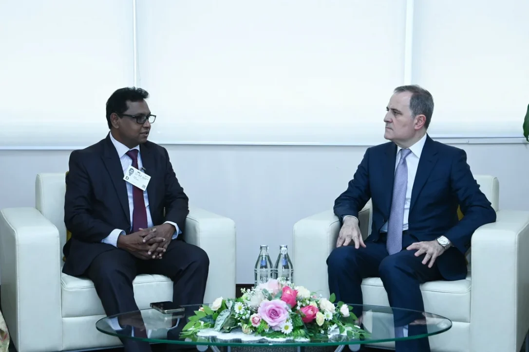 Шри-Ланка поблагодарила Азербайджан за гумпомощь