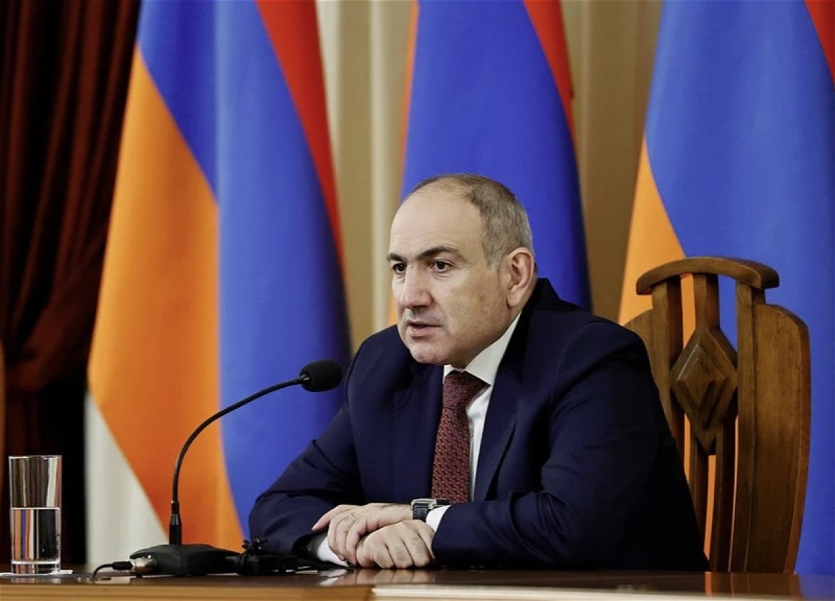 Пашинян в преддверии выборов «ломает» старую Армению: от «геноцида» к «Мец Егерн»