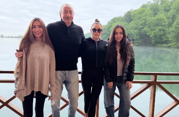 Лейла Алиева поделилась семейной фотографией из Габалы