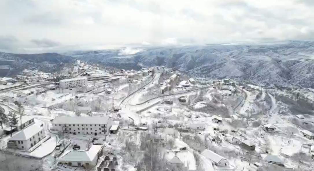 В Кяльбаджаре и Лачине выпал мокрый снег