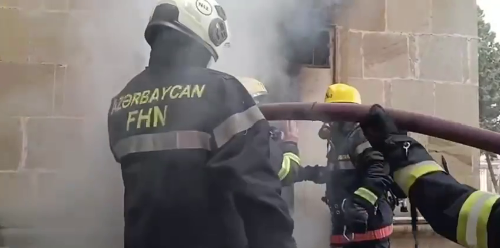 В Баку произошел пожар в интернате для детей с инвалидностью