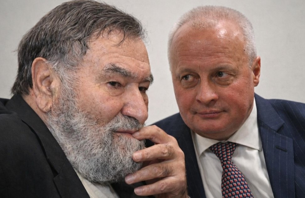 Посол России у гроба Балаяна. Чьи инструкции выполняет Копыркин?