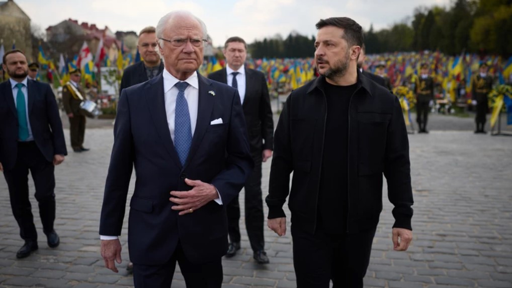 Король выше протокола? Конфуз во Львове и анахронизм европейской монархии