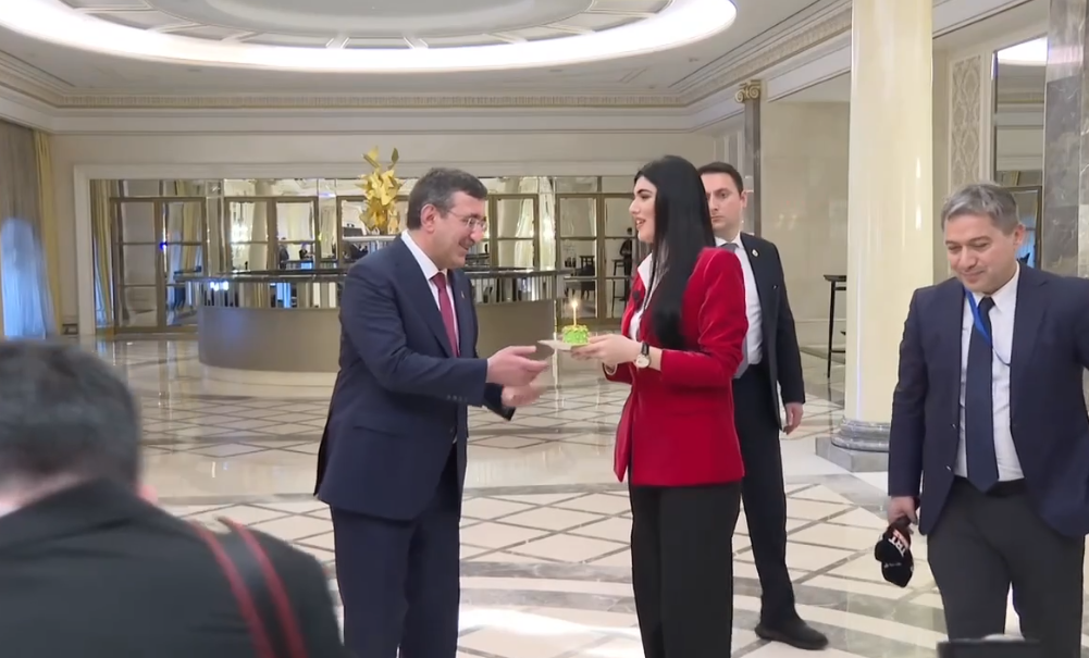 Вице-премьер Турции отметил день рождения в Баку