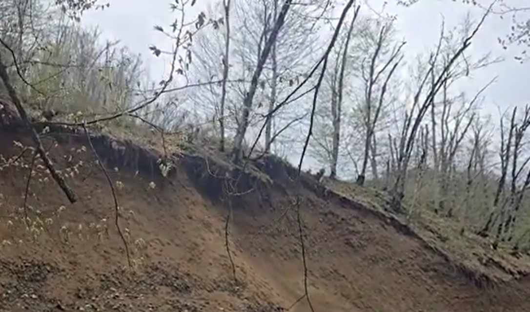 Дорога Губа–Хыналыг перекрыта из-за оползня