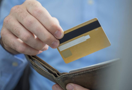 В Азербайджане обновили правила безналичных платежей