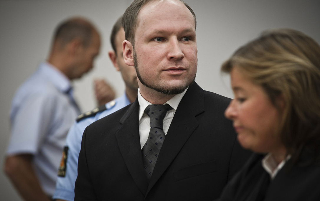 Убивший 77 человек террорист вновь подал прошение об УДО