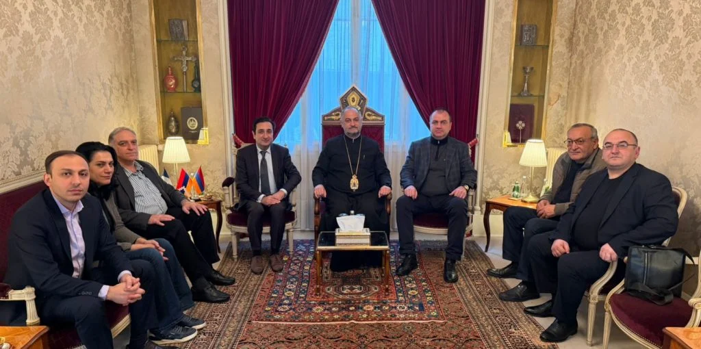 Франция, остановись! Армения, определись!