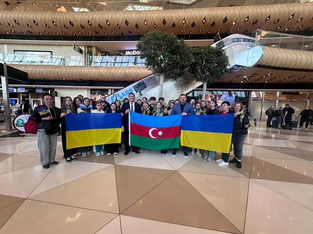 Группа украинских детей прибыла в Азербайджан на реабилитацию