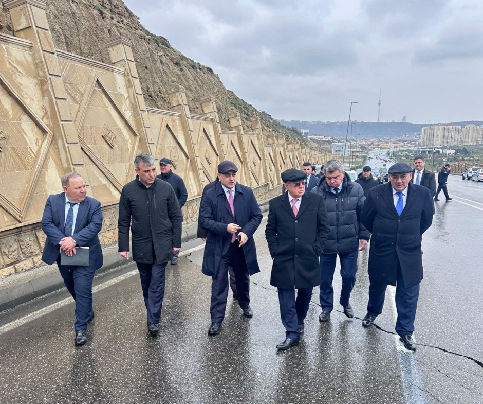 Гейдаров посетил участок дороги в Биби-Эйбате