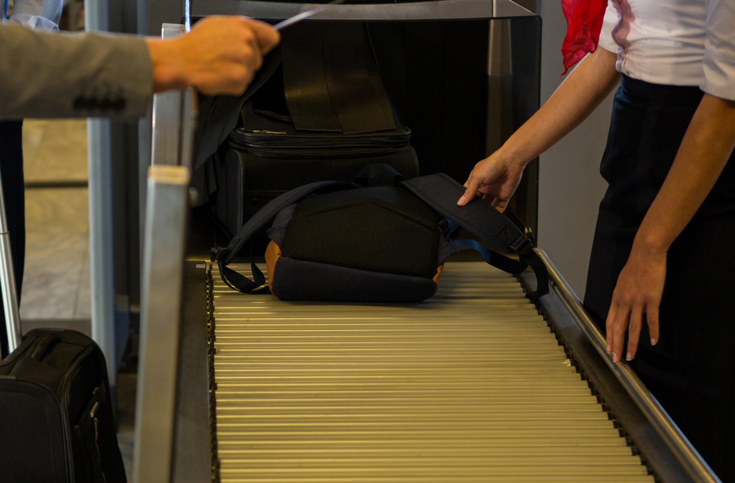 В Азербайджане личный багаж дипломатов будет проходить таможенный досмотр