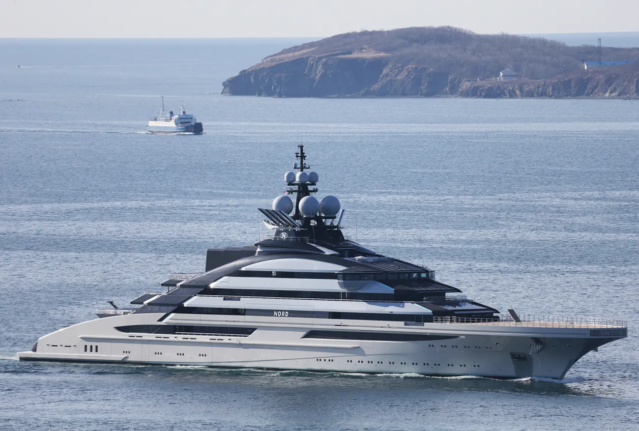 Яхта российского олигарха стоимостью $500 млн прошла через Ормузский пролив